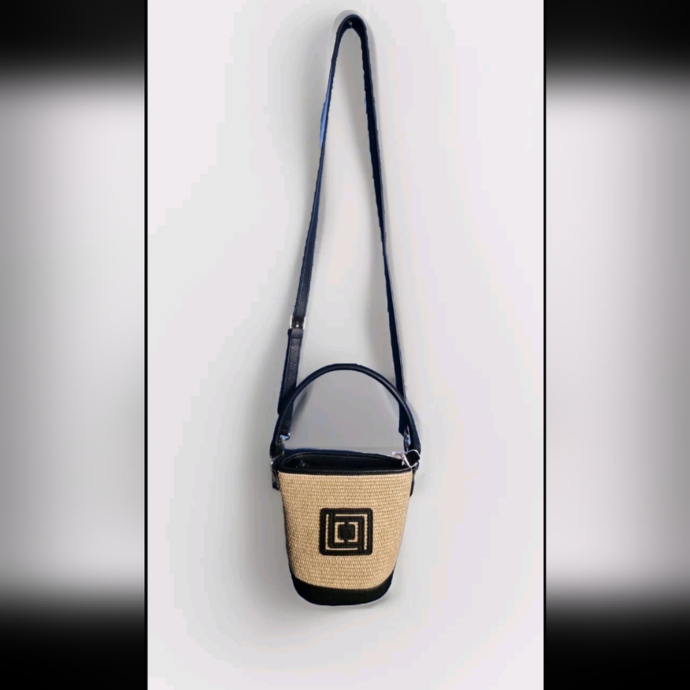 Liz Claiborne NWT Maddie Bucket Crossbody Shoulder Handbag Purse Tan & Black